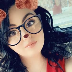 Meet your Posher, Adrianna